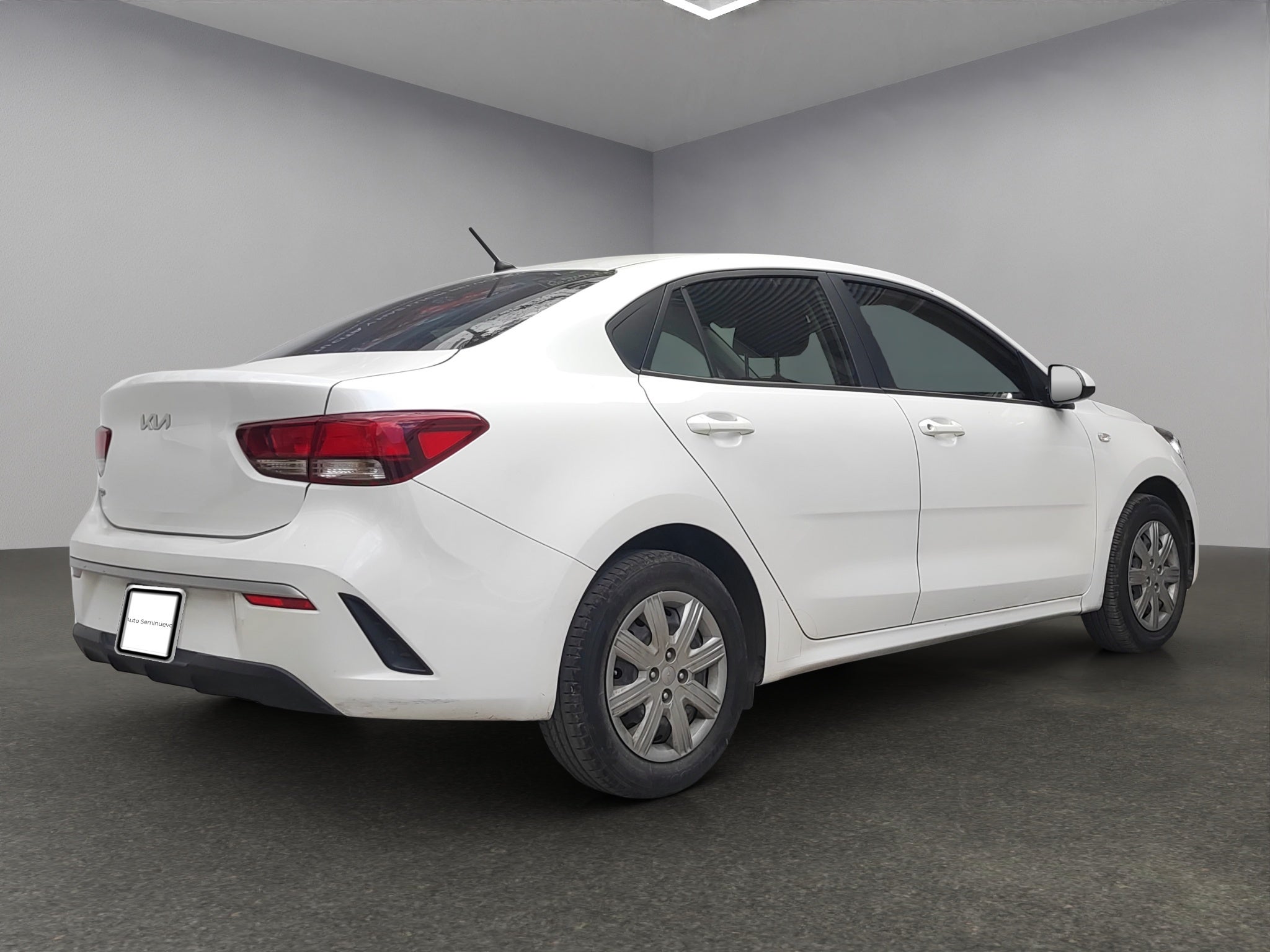 2023 Kia RIO 4 PTS L TA VE R-15