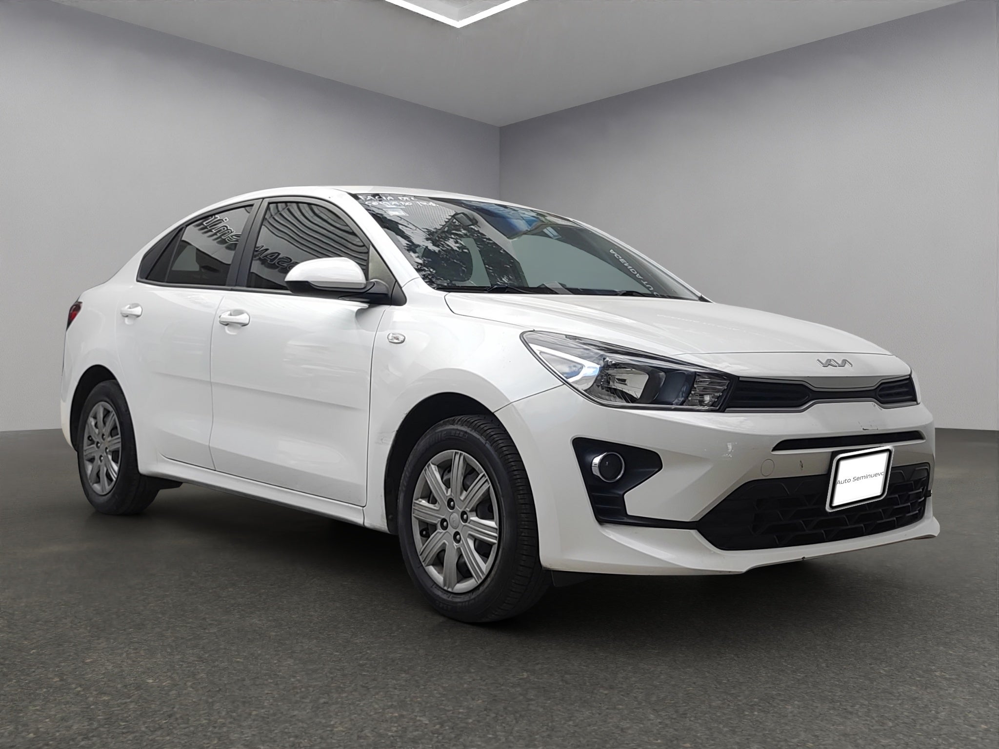 2023 Kia RIO 4 PTS L TA VE R-15