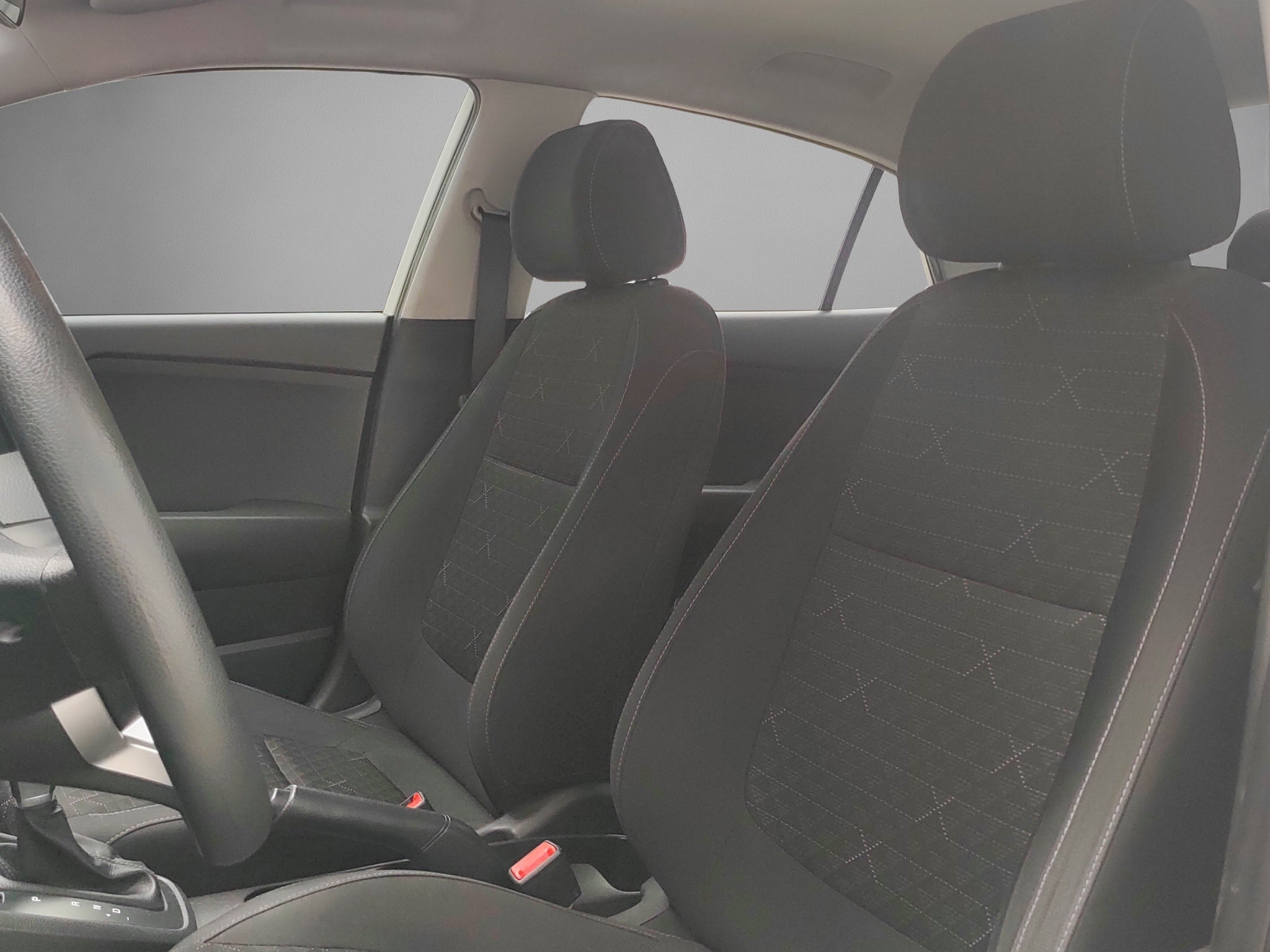 2023 Kia RIO 4 PTS L TA VE R-15