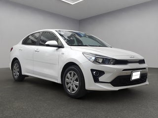 2023 Kia RIO 4 PTS L TA VE R-15