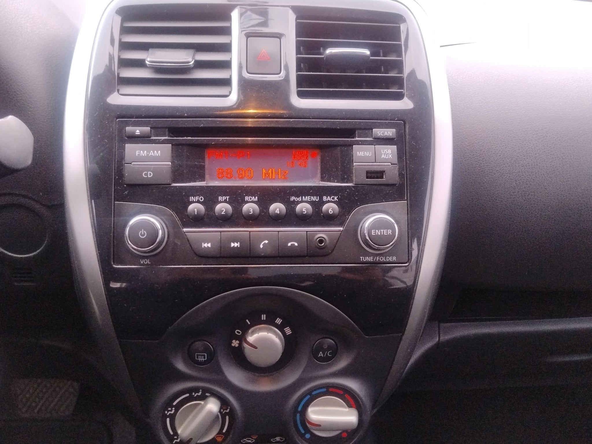 2018 Nissan MARCH 5 PTS HB ADVANCE Y DUO TA AAC VE BA ABS CD RA-15