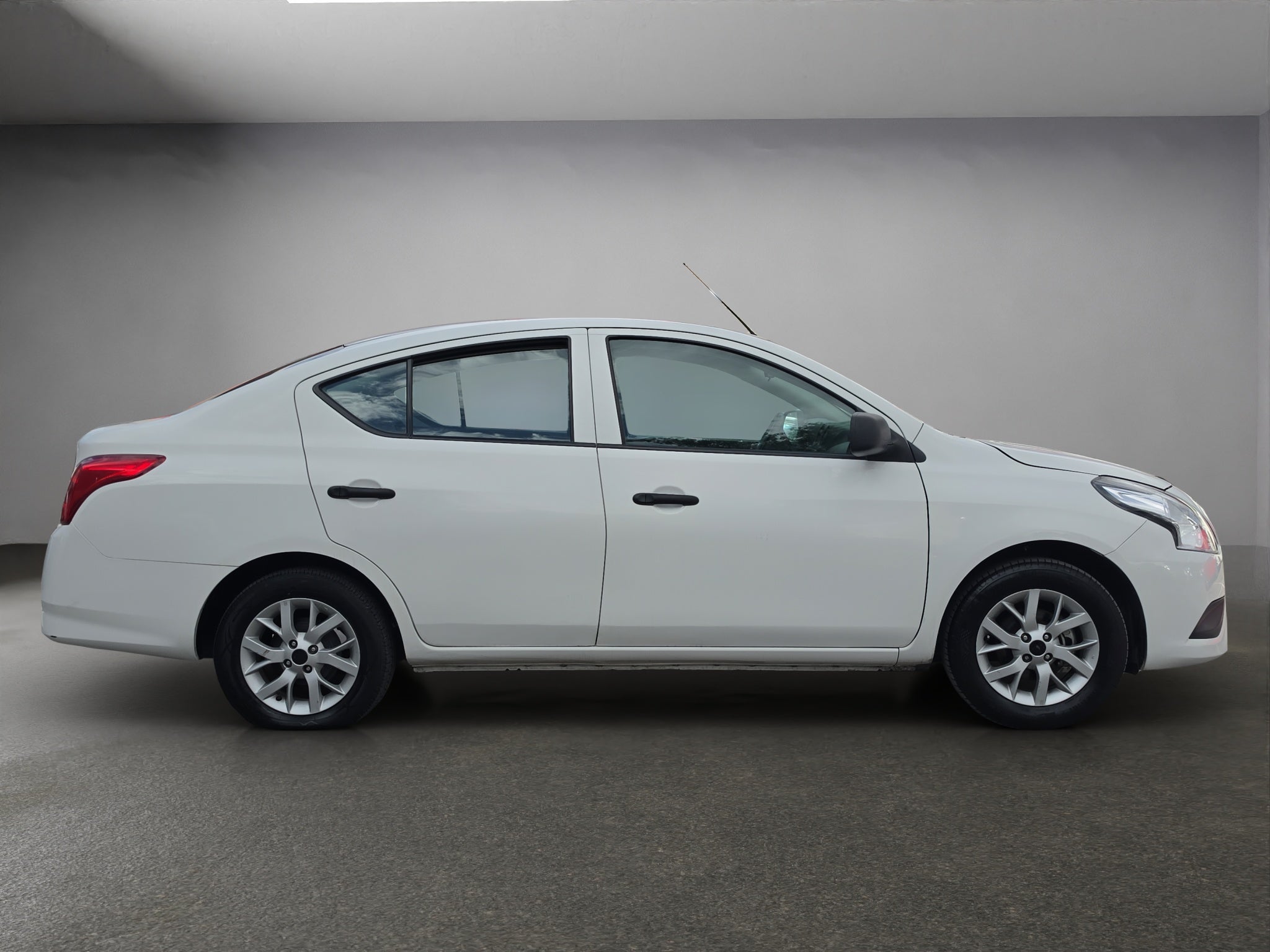 2022 Nissan V-DRIVE 4 PTS BASE TM5 AAC R-15