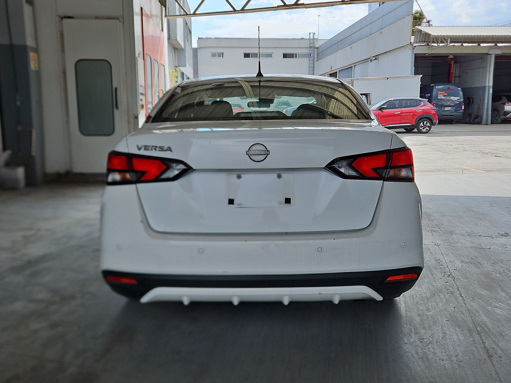 2024 Nissan VERSA 4P SENSE L41.6 AUT