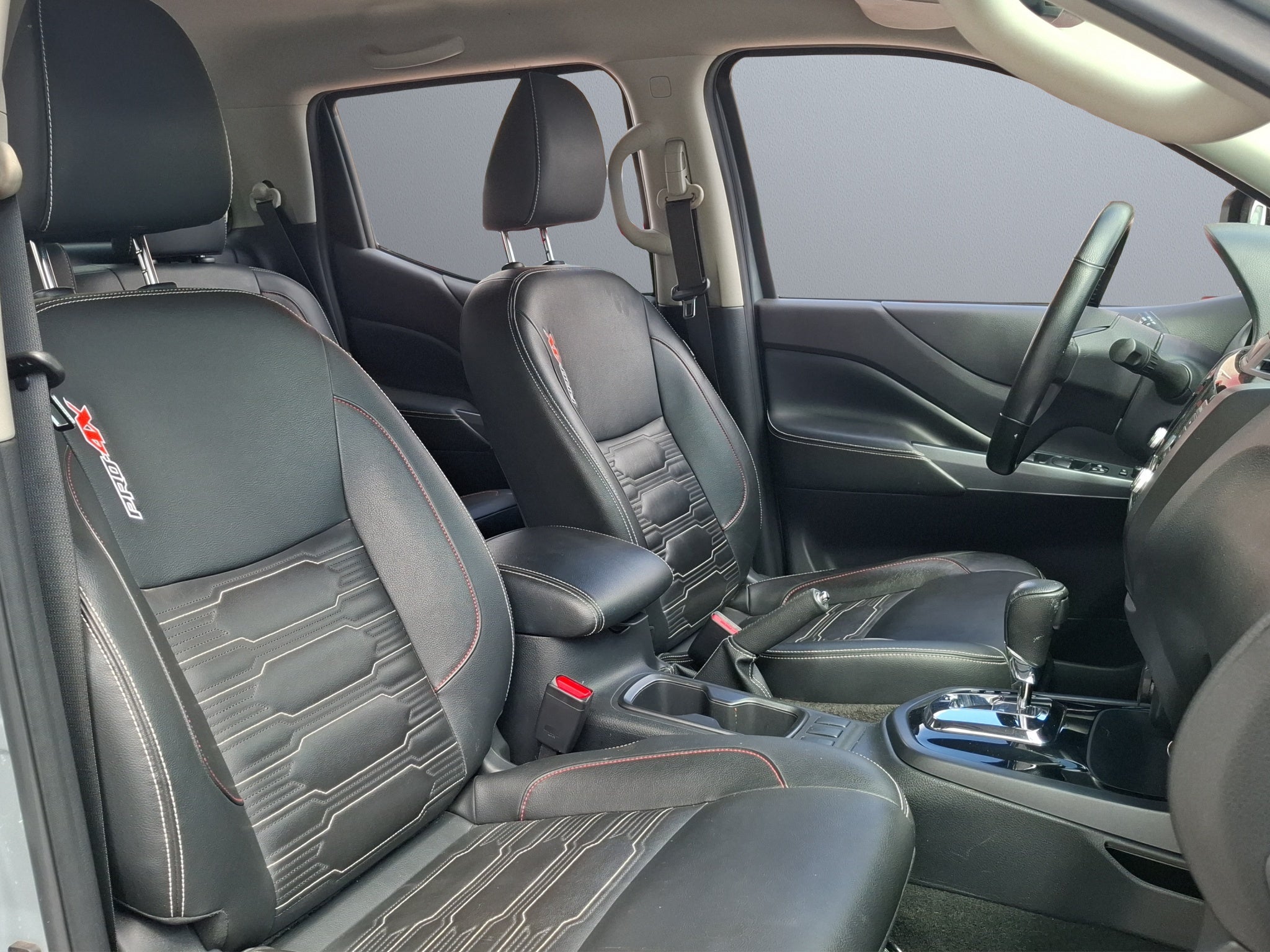 2025 Nissan FRONTIER 4P PRO-4X L42.5 AUT 4X4