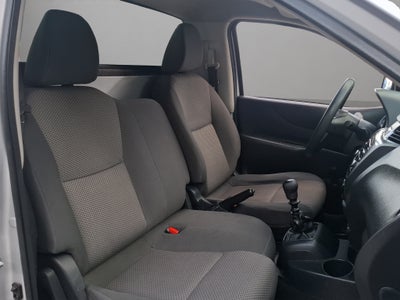 2022 Nissan NP300 2 PTS ESTACAS TM6 AAC