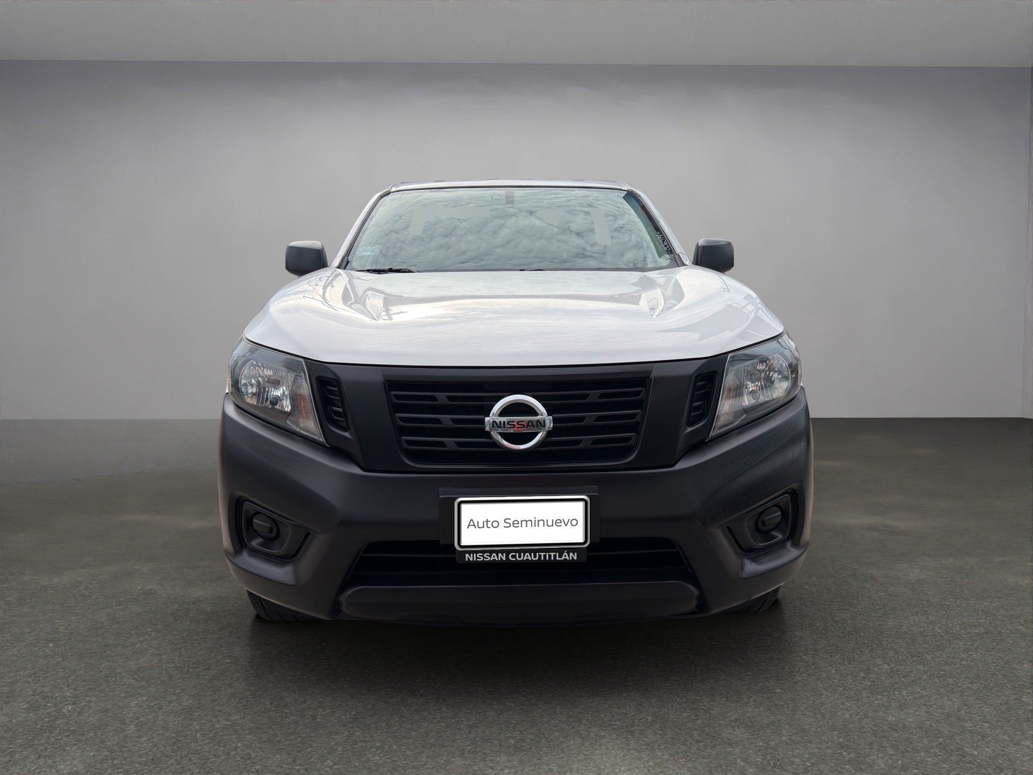 2018 Nissan NP300 2 PTS ESTACAS TM6