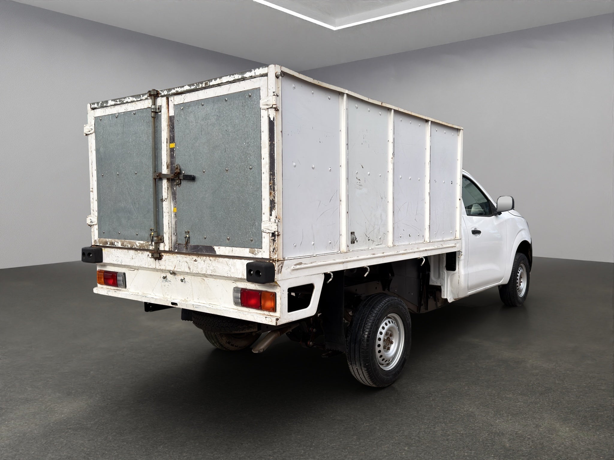 2018 Nissan NP300 2 PTS ESTACAS TM6