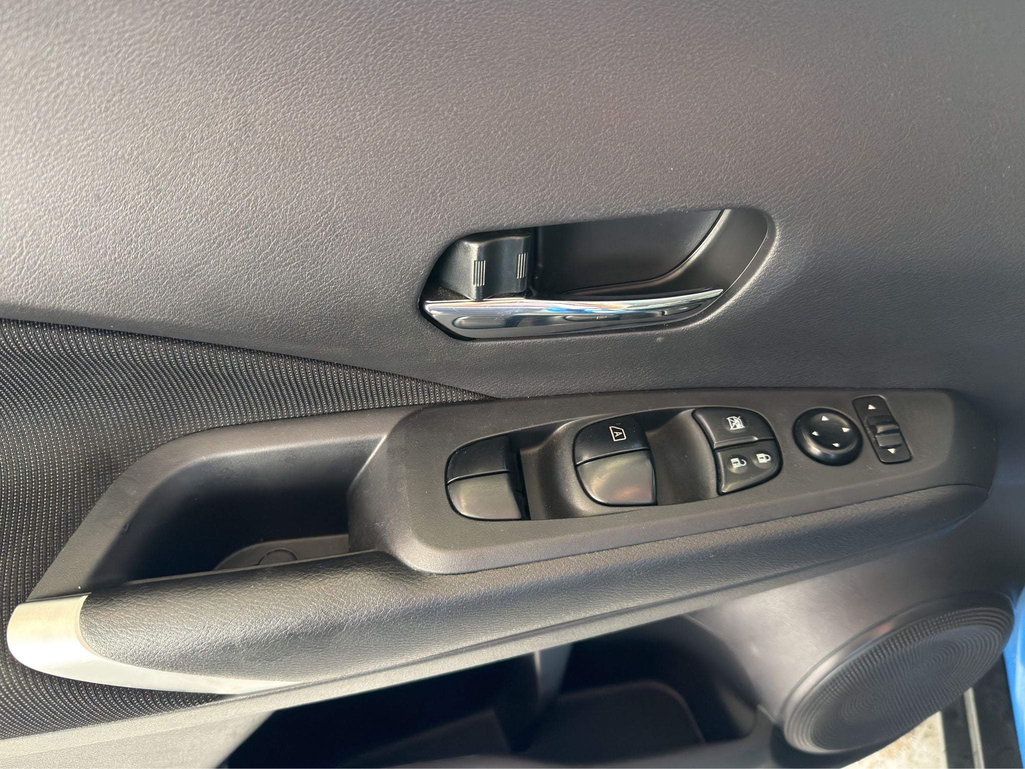 2024 Nissan KICKS PLAY ADVANCE CVT
