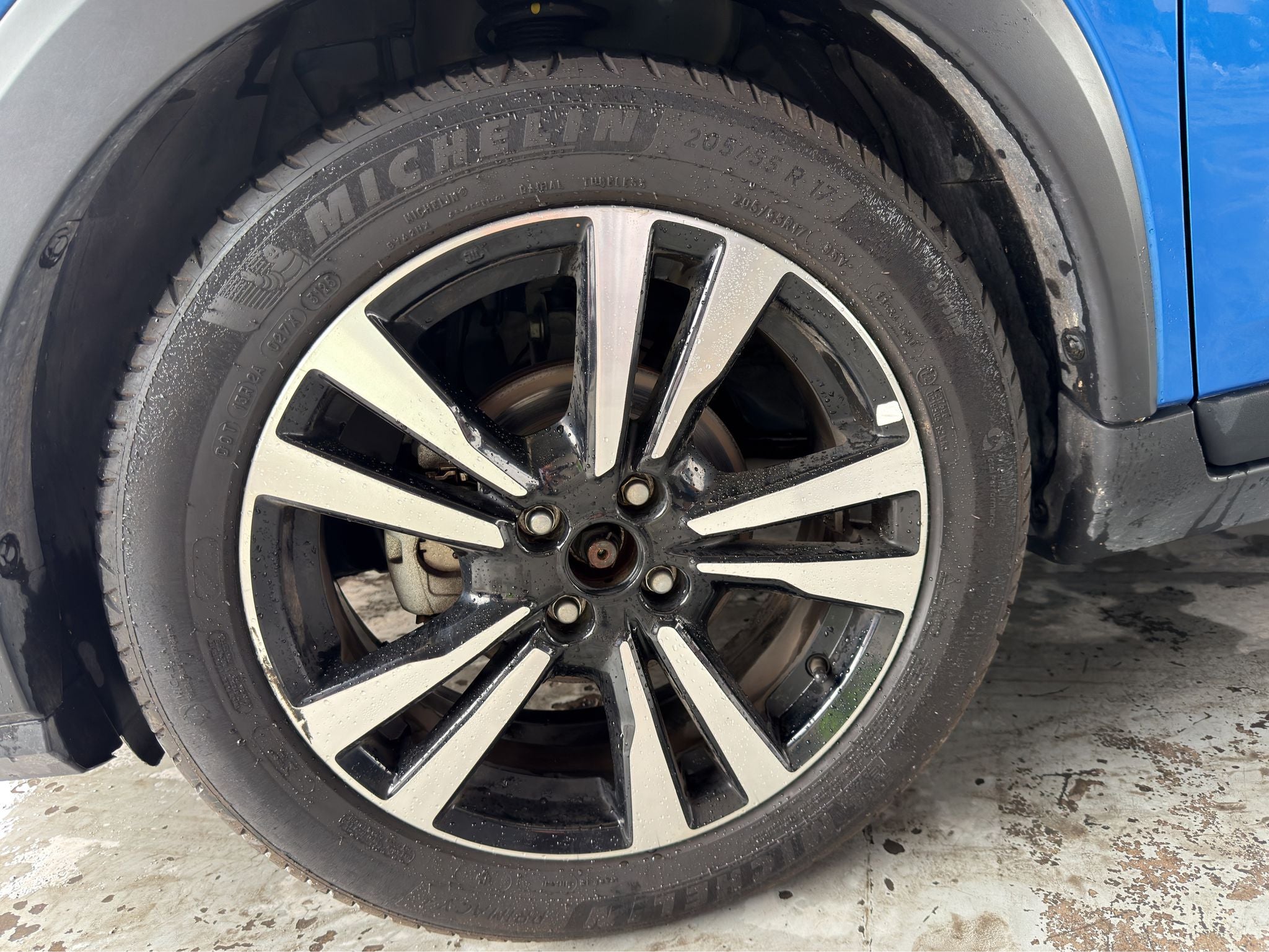 2024 Nissan KICKS PLAY ADVANCE CVT