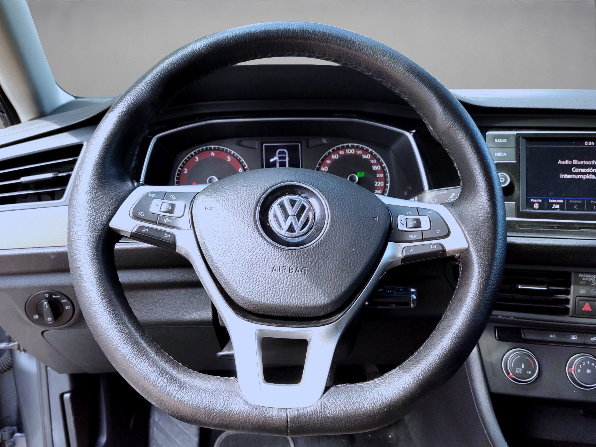 2019 Volkswagen JETTA 4 PTS TRENDLINE TA R-16