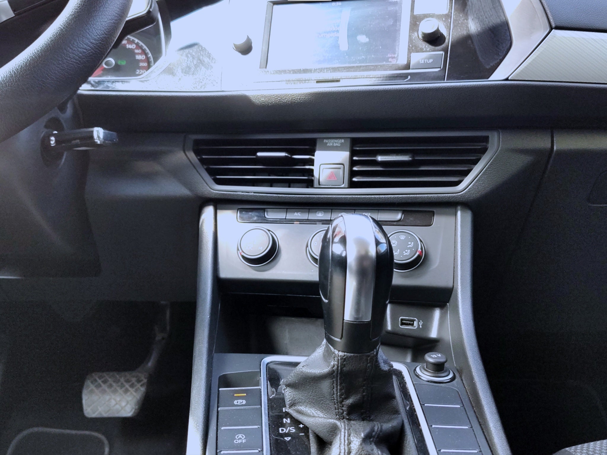 2019 Volkswagen JETTA 4 PTS TRENDLINE TA R-16