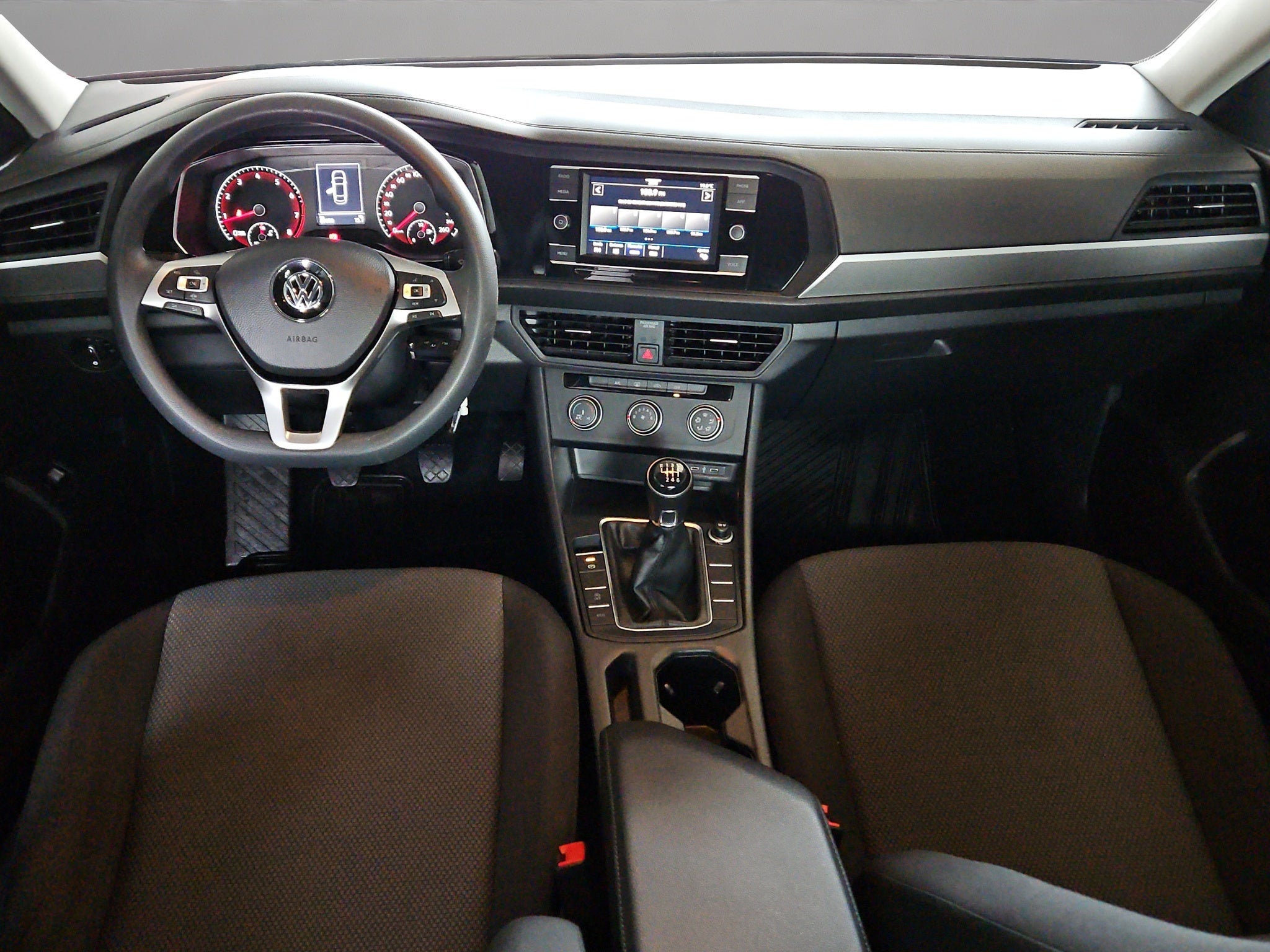 2021 Volkswagen JETTA 4 PTS TRENDLINE 14T TM5 R-16