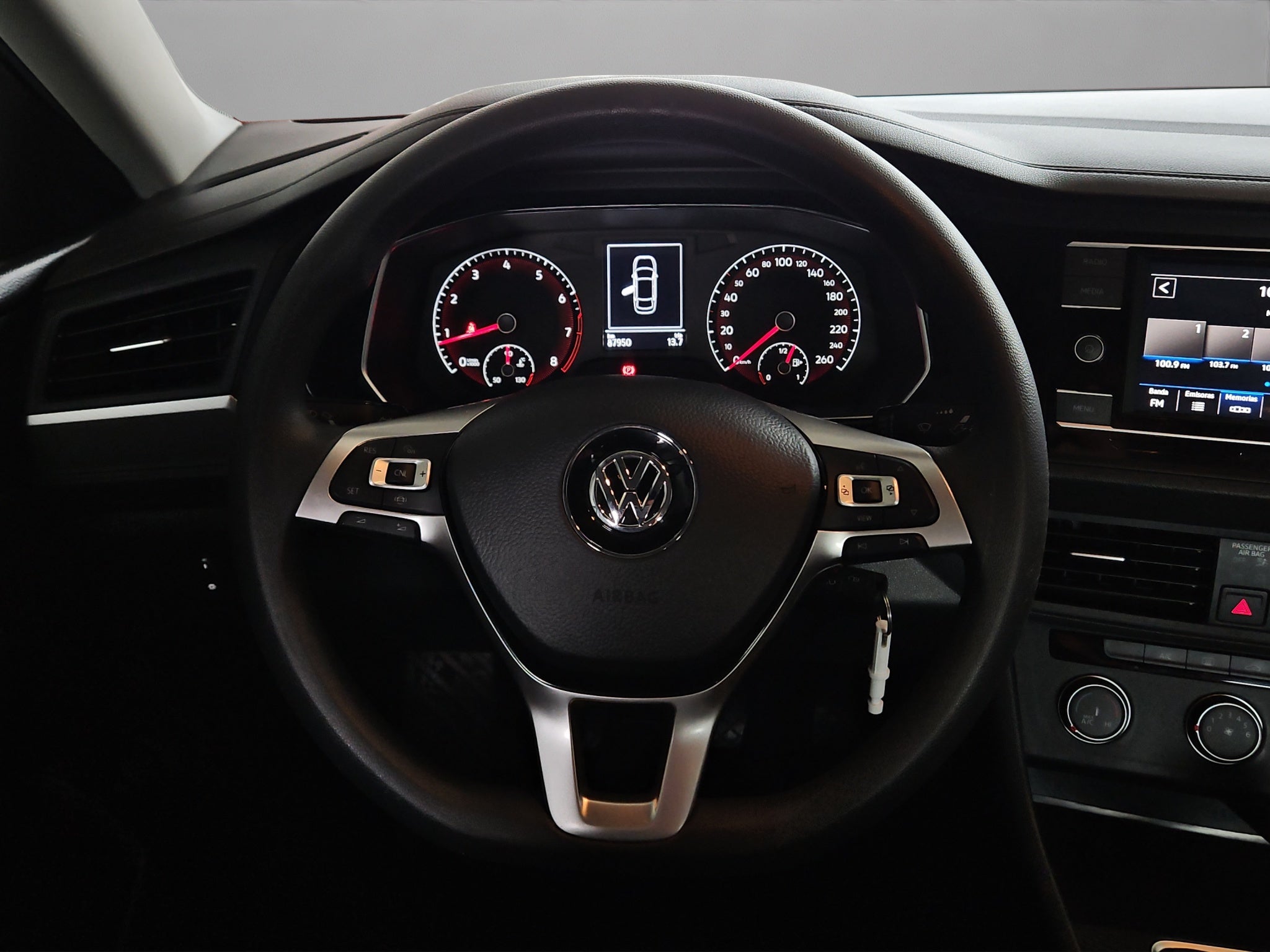 2021 Volkswagen JETTA 4 PTS TRENDLINE 14T TM5 R-16