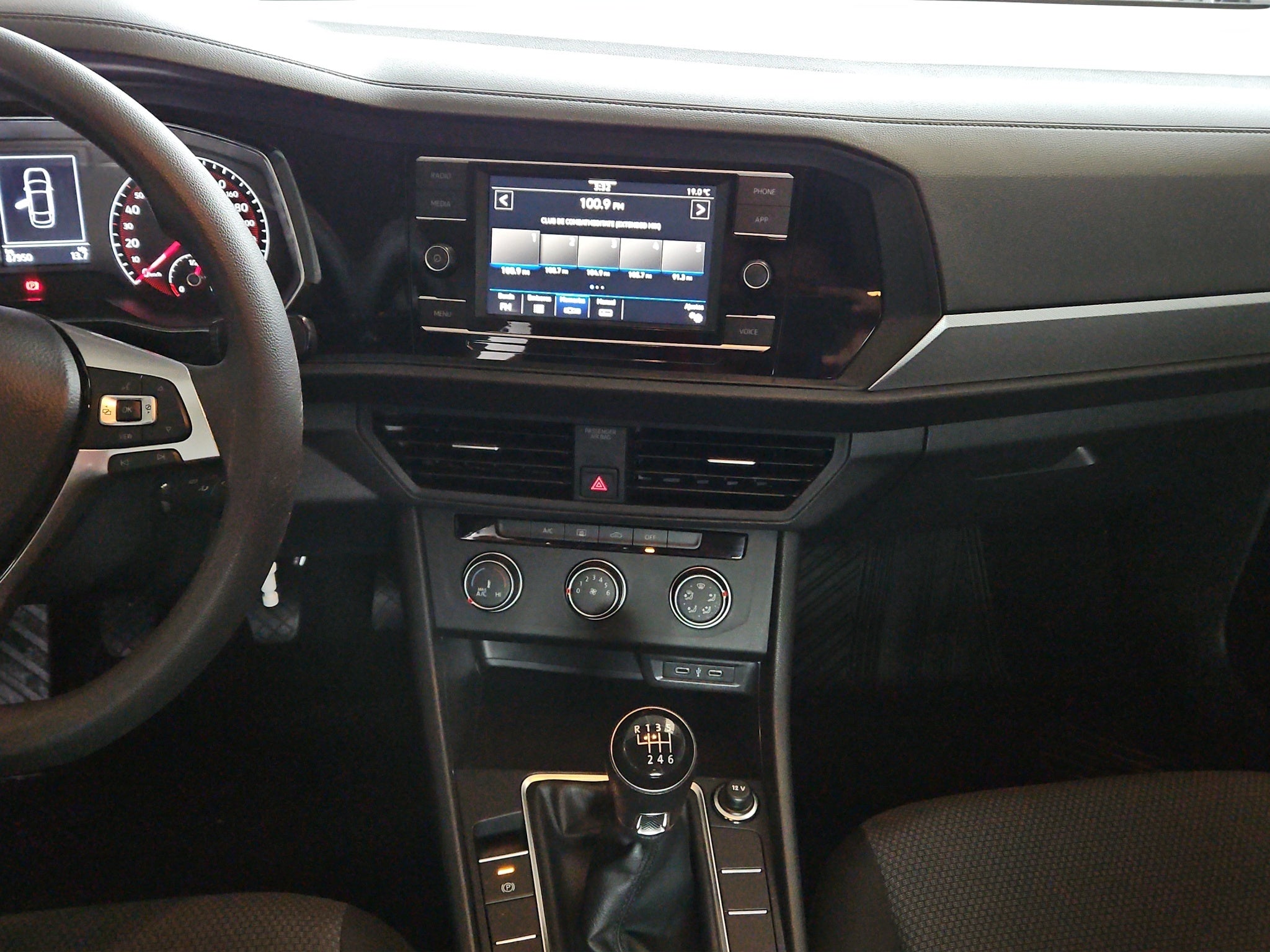 2021 Volkswagen JETTA 4 PTS TRENDLINE 14T TM5 R-16