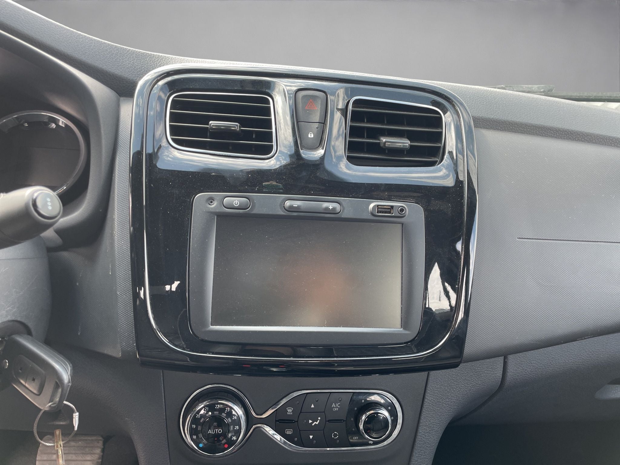 2023 Renault Logan 1.6 Intens At