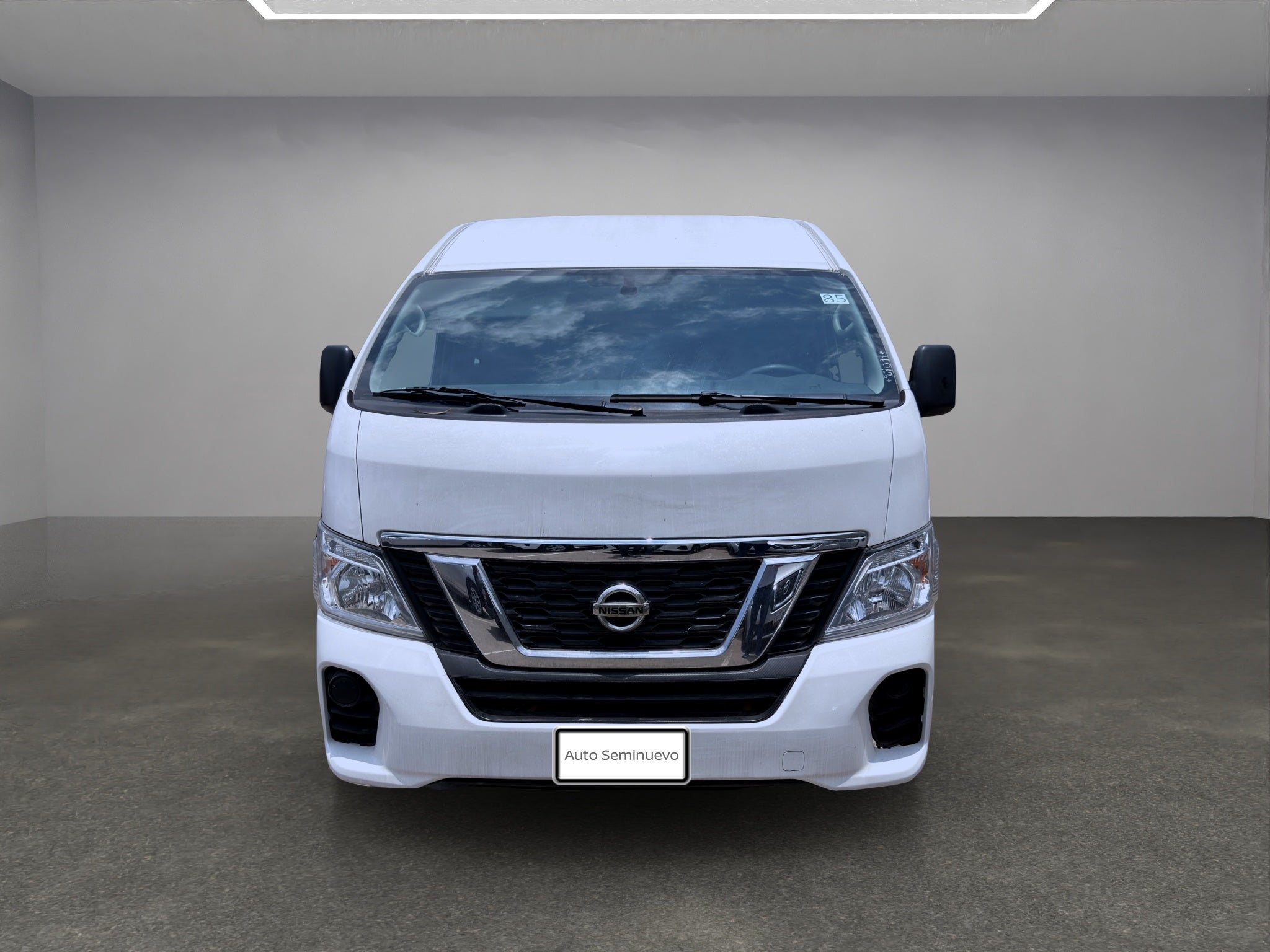 2021 Nissan URVAN 4 PTS AMPLIA TM5 AAC DESEM TRAS 15 PAS