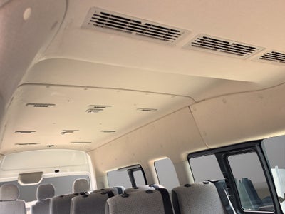2022 Nissan URVAN 4 PTS TM5 AAC VE 12 PAS