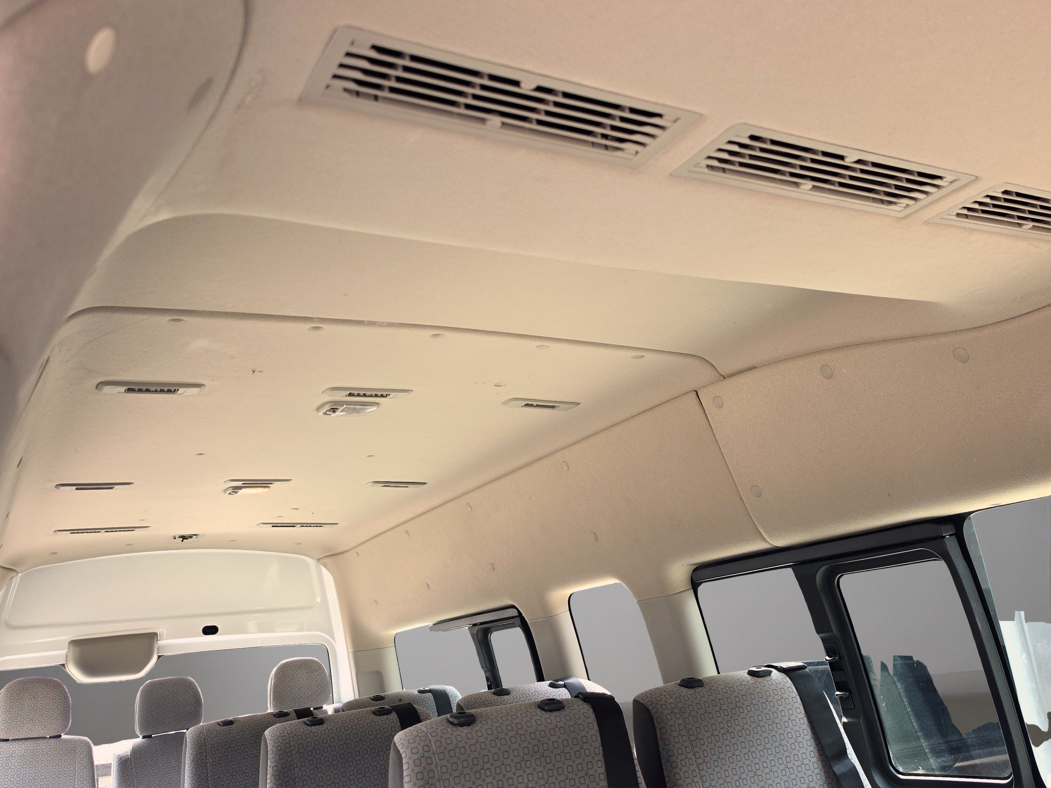 2022 Nissan URVAN 4 PTS TM5 AAC VE 12 PAS
