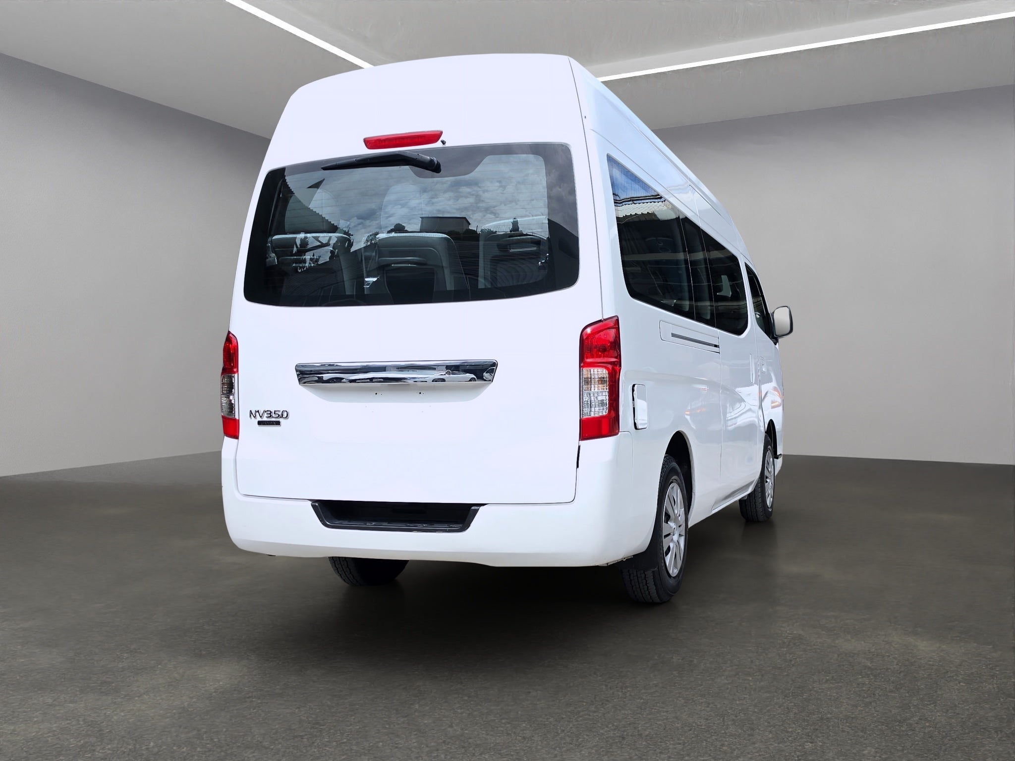 2022 Nissan URVAN 4 PTS TM5 AAC VE 12 PAS