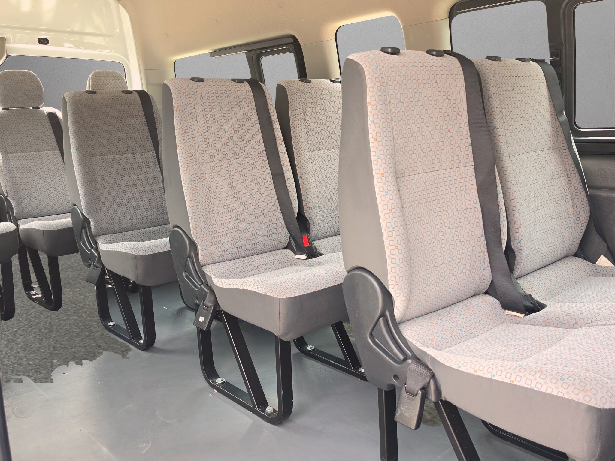 2022 Nissan URVAN 4 PTS TM5 AAC VE 12 PAS