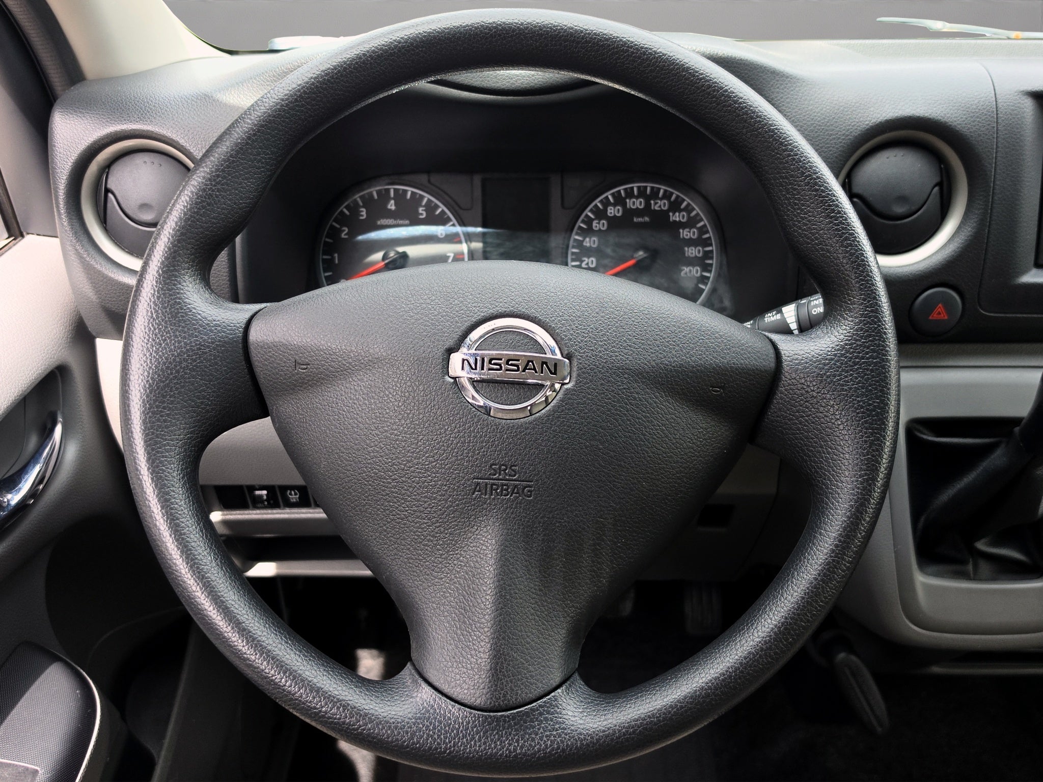 2022 Nissan URVAN 4 PTS TM5 AAC VE 12 PAS