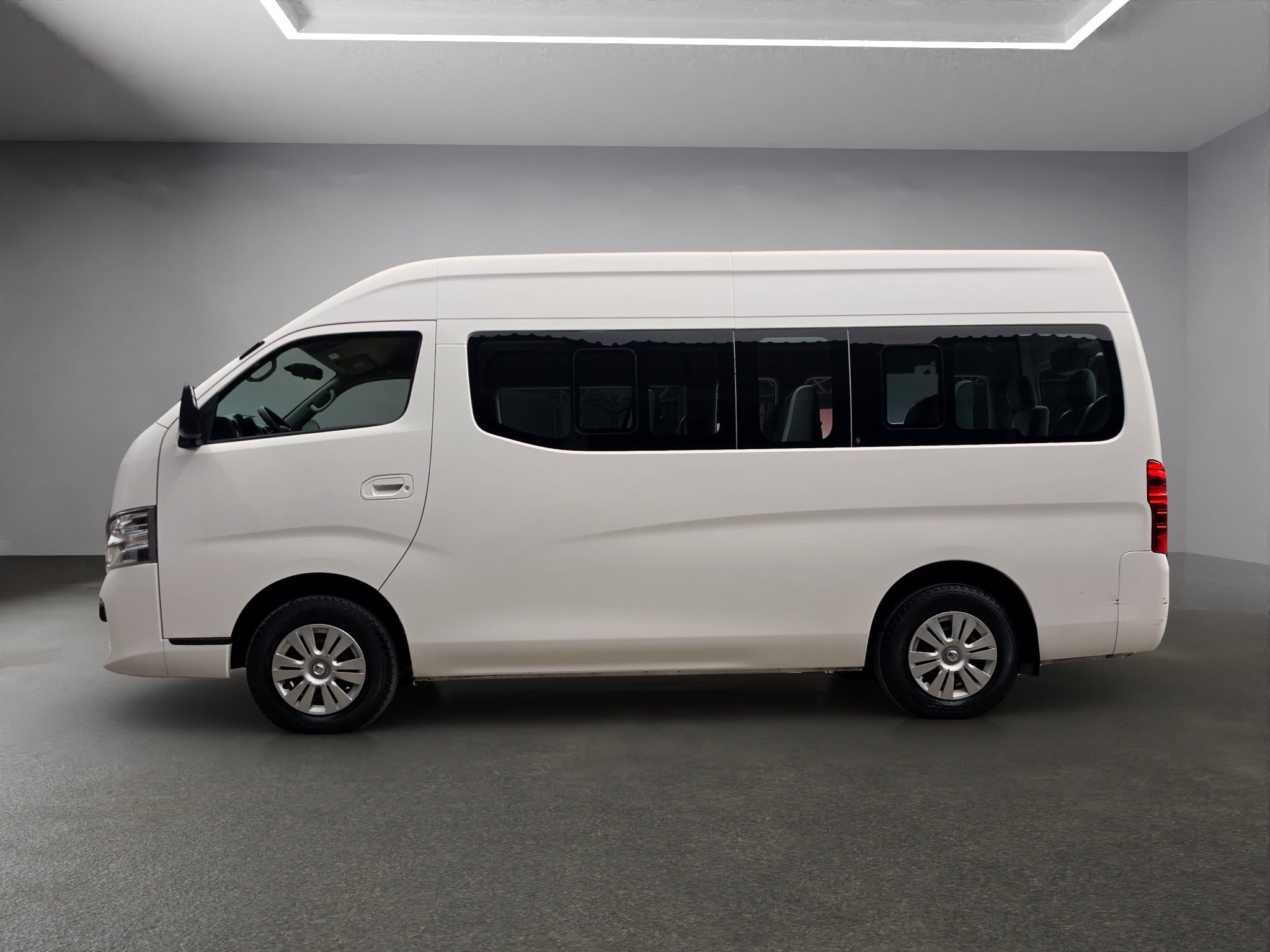 2022 Nissan URVAN 4 PTS TM5 AAC VE 12 PAS