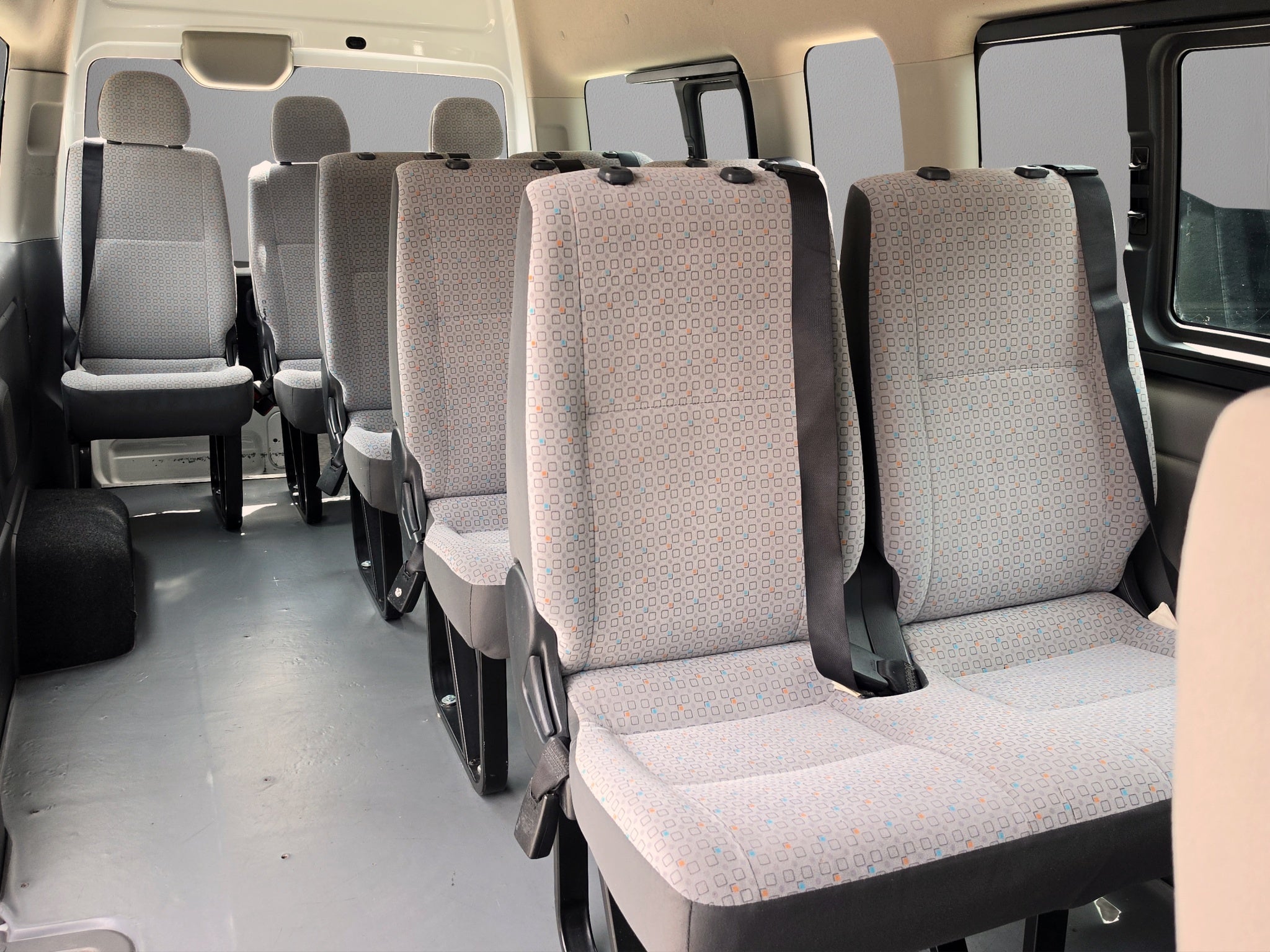 2022 Nissan URVAN 4 PTS TM5 AAC VE 12 PAS
