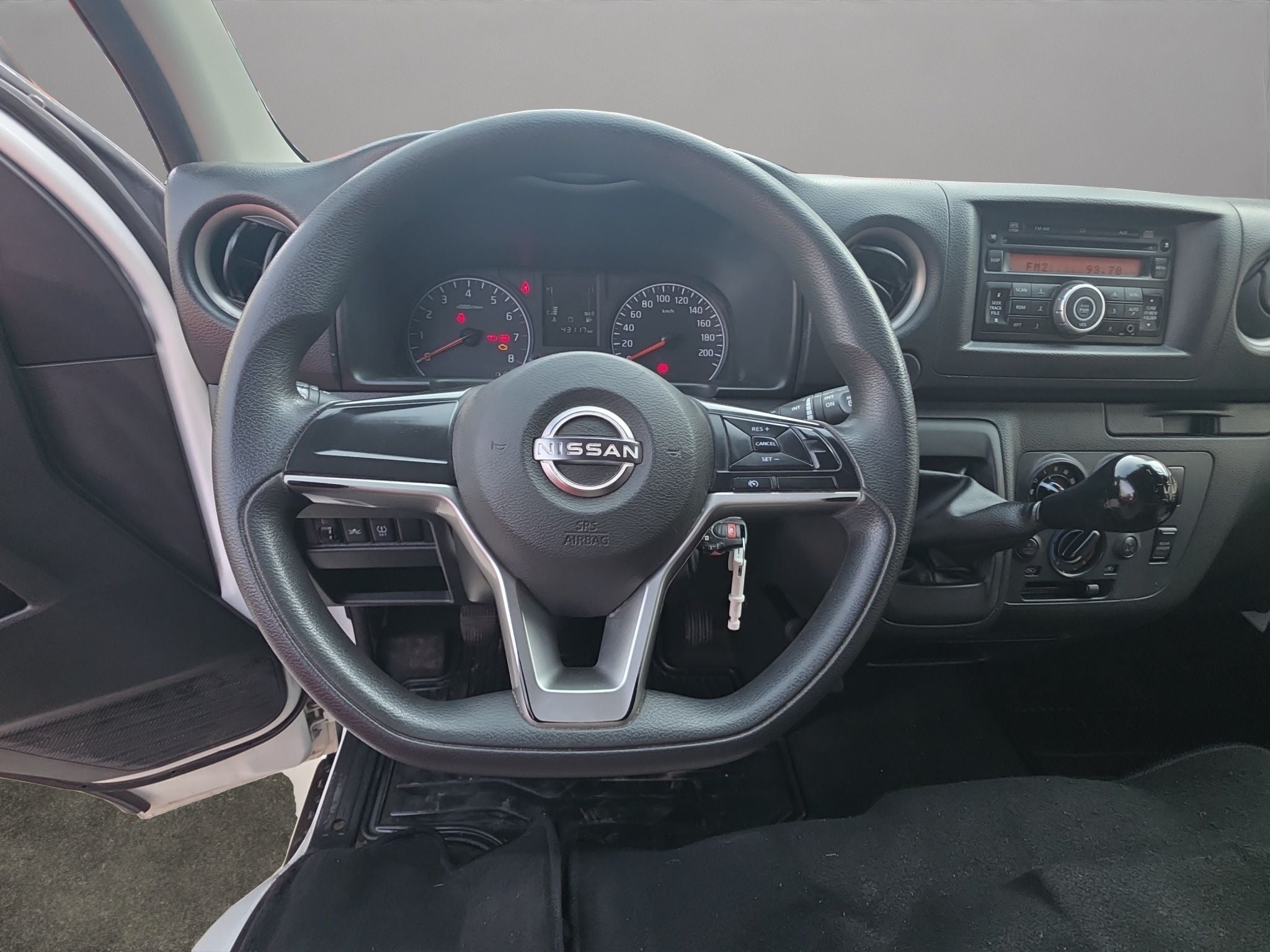 2024 Nissan Urvan 2.5 14 Pasajeros Amplia AA Mt