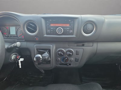 2024 Nissan Urvan 2.5 14 Pasajeros Amplia AA Mt