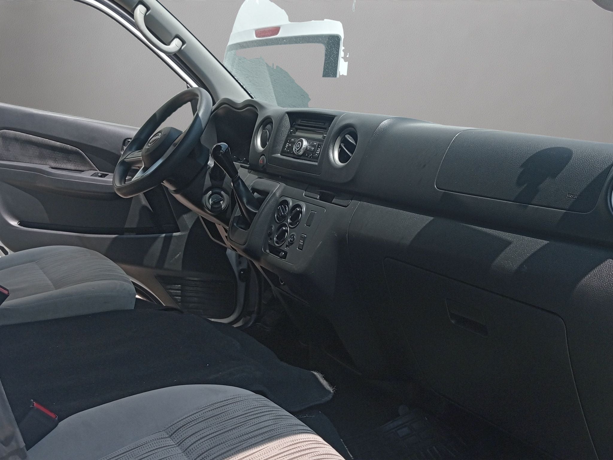 2023 Nissan Urvan 2.5 14 Pasajeros Amplia AA Mt