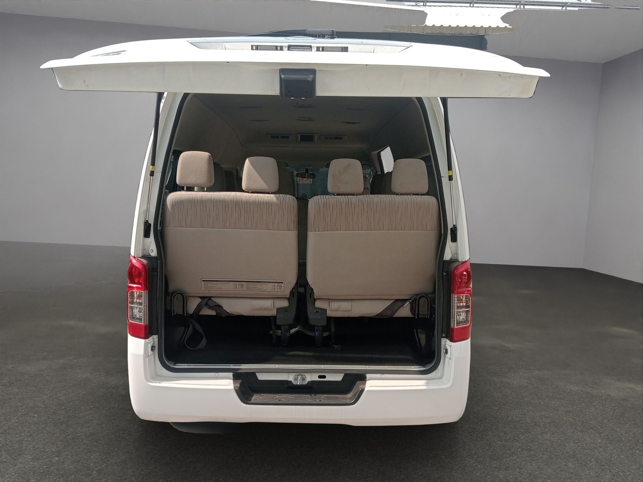 2022 Nissan Urvan 2.5 15 Pas Amplia Aa Mt