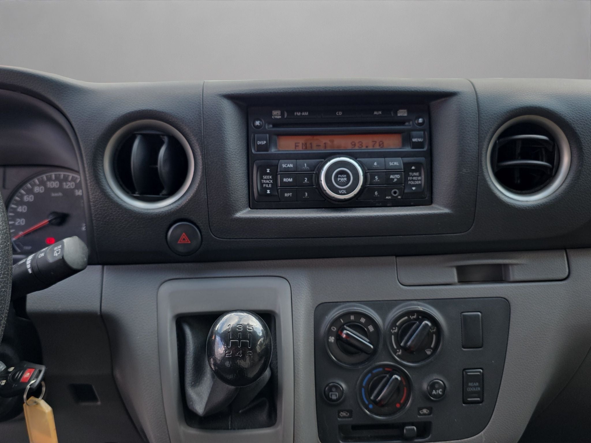 2022 Nissan Urvan 2.5 15 Pas Amplia Aa Mt