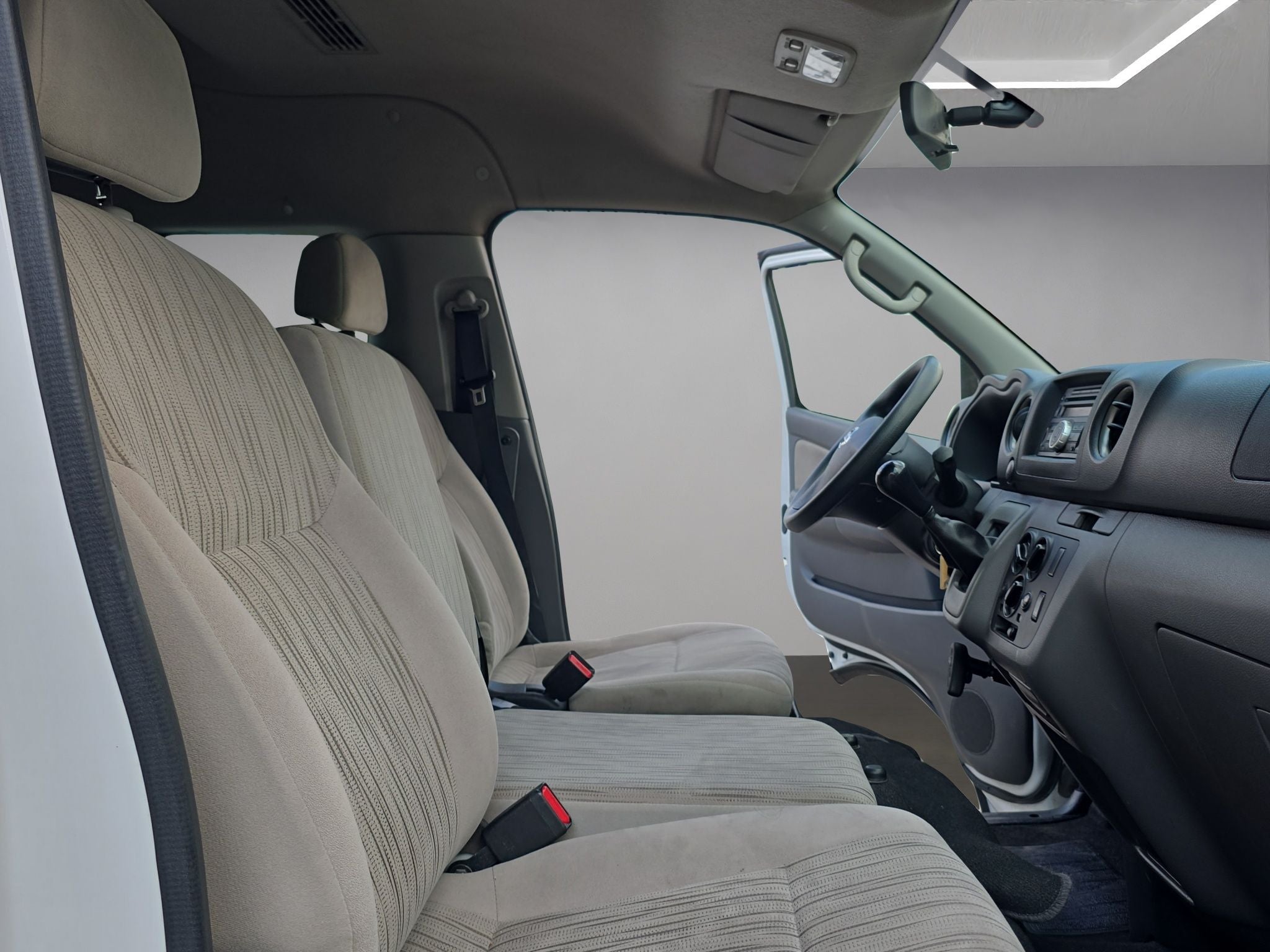 2022 Nissan Urvan 2.5 15 Pas Amplia Aa Mt