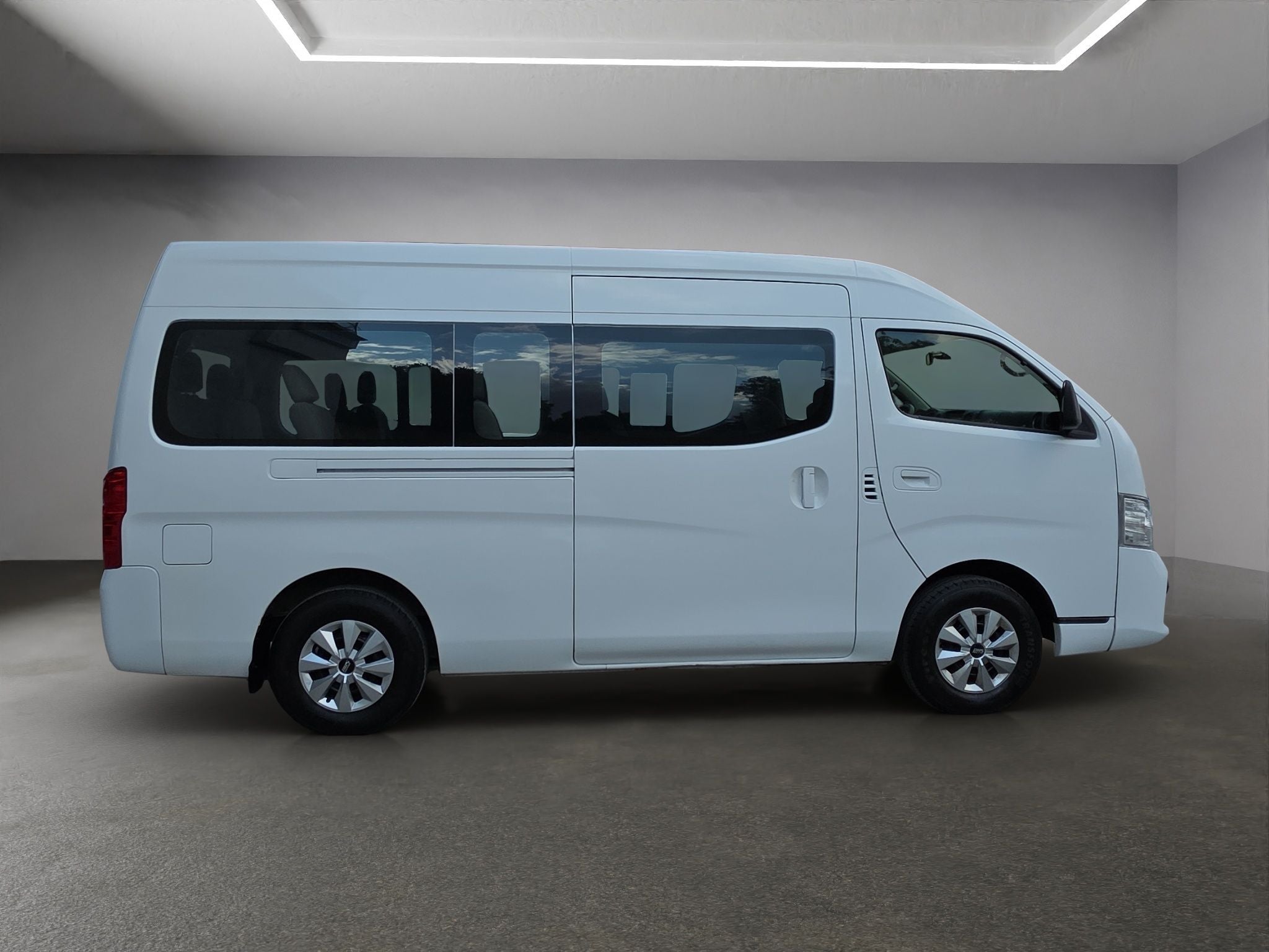 2022 Nissan Urvan 2.5 15 Pas Amplia Aa Mt