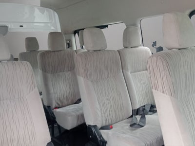 2023 Nissan Urvan 2.5 14 Pasajeros Amplia AA Mt