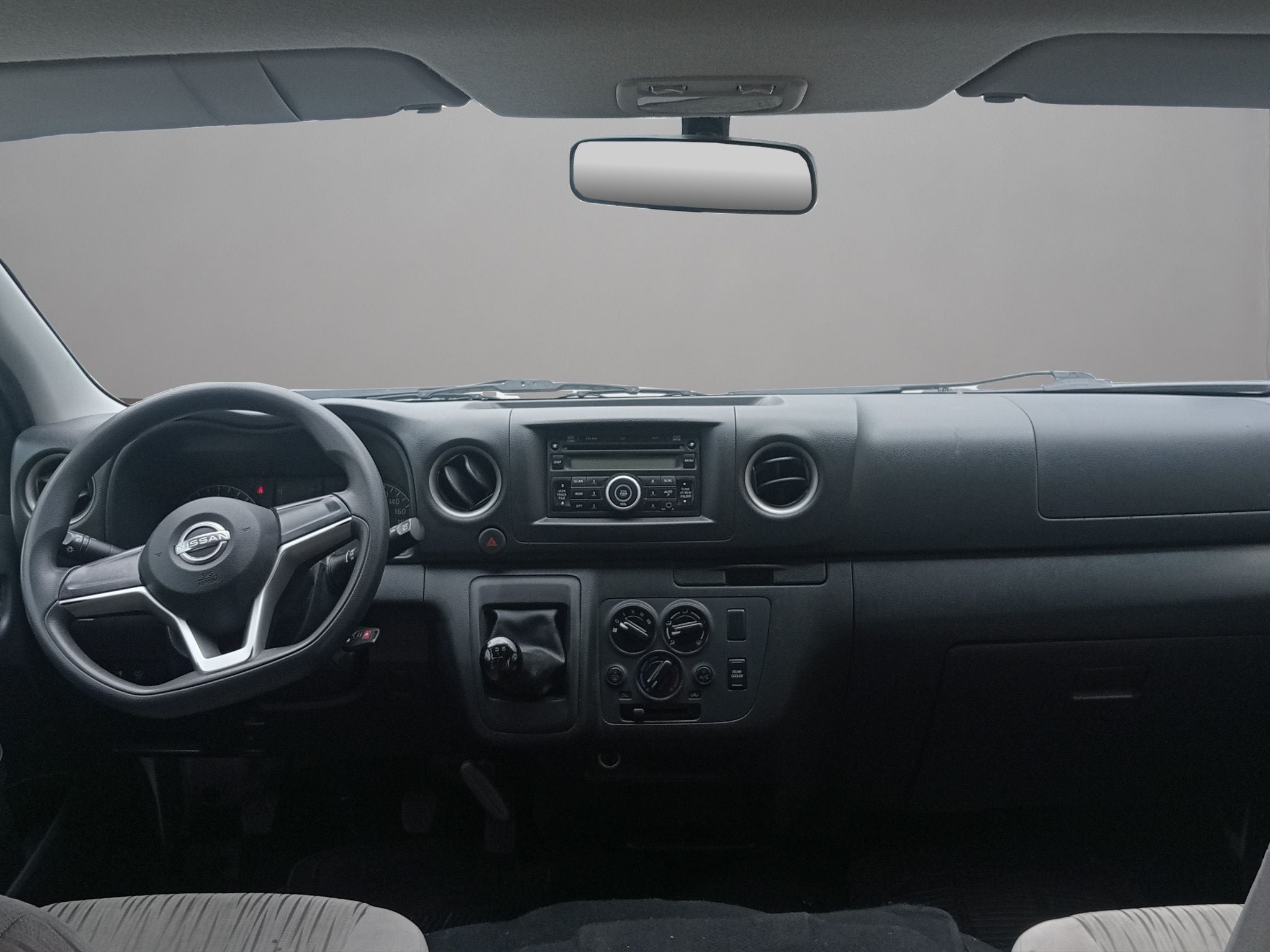 2023 Nissan Urvan 2.5 14 Pasajeros Amplia AA Mt