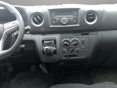 2023 Nissan Urvan 2.5 14 Pasajeros Amplia AA Mt