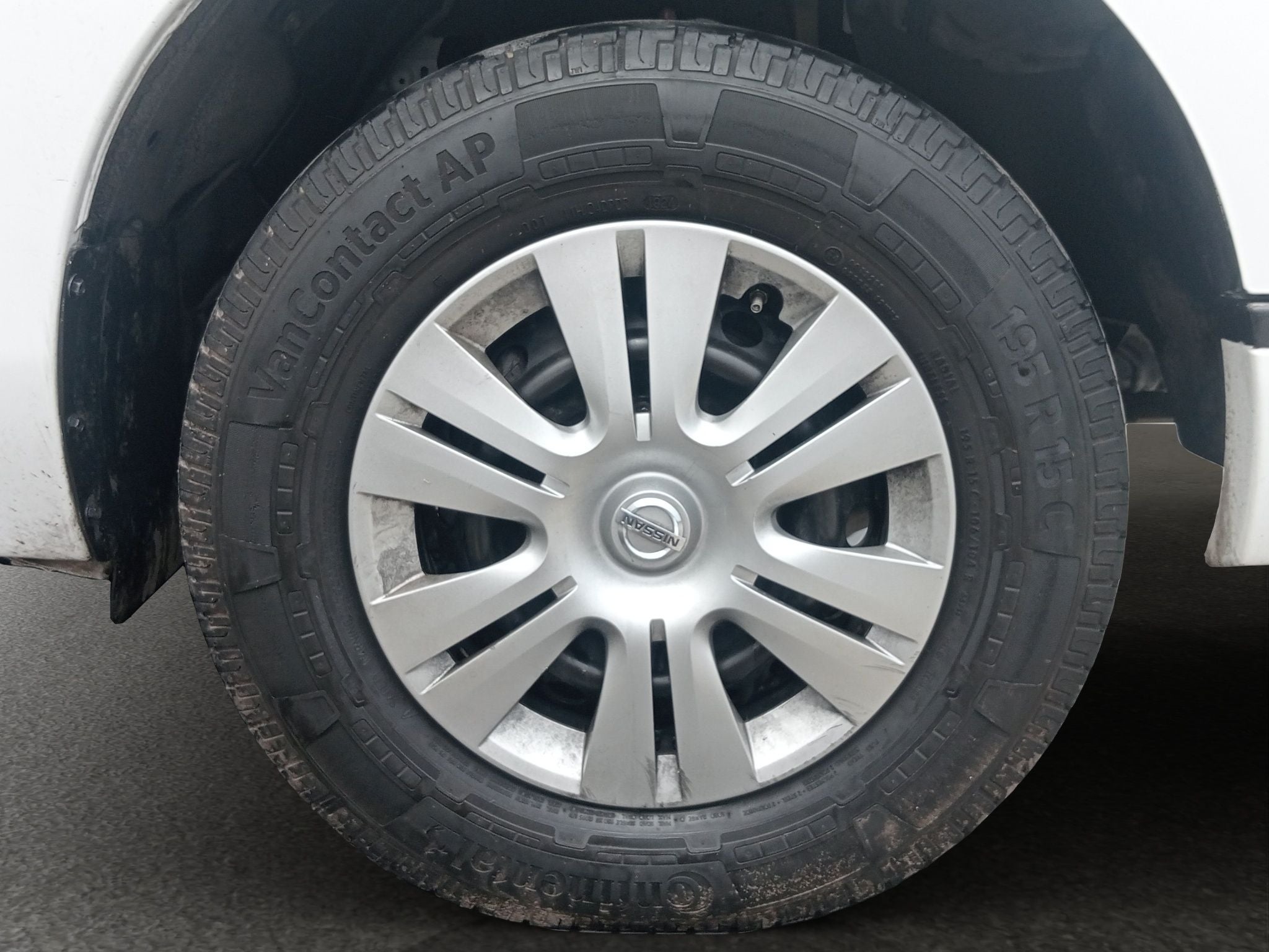 2023 Nissan Urvan 2.5 14 Pasajeros Amplia AA Mt