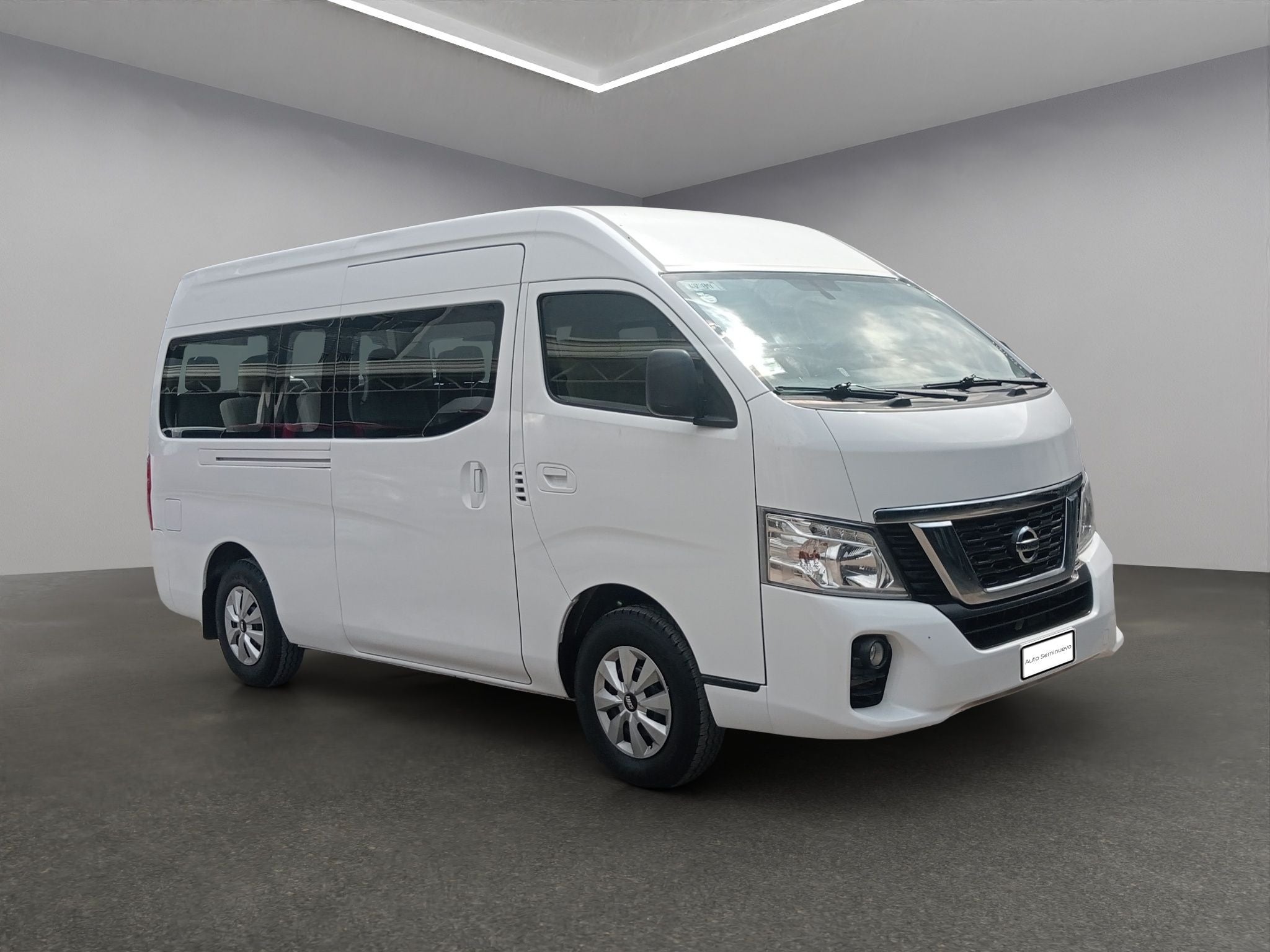 2023 Nissan Urvan 2.5 14 Pasajeros Amplia AA Mt