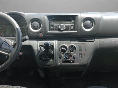 2023 Nissan Urvan 2.5 14 Pasajeros Amplia AA Mt