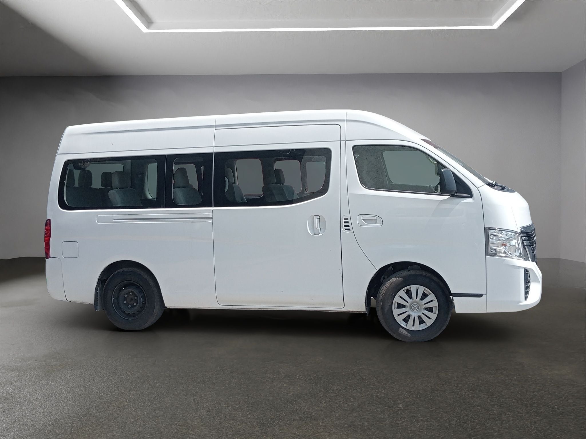 2023 Nissan Urvan 2.5 14 Pasajeros Amplia AA Mt