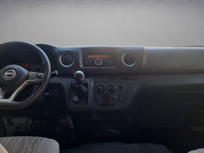 2024 Nissan Urvan 2.5 14 Pasajeros Amplia AA Mt