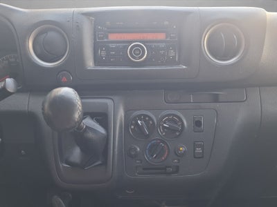 2024 Nissan Urvan 2.5 14 Pasajeros Amplia AA Mt