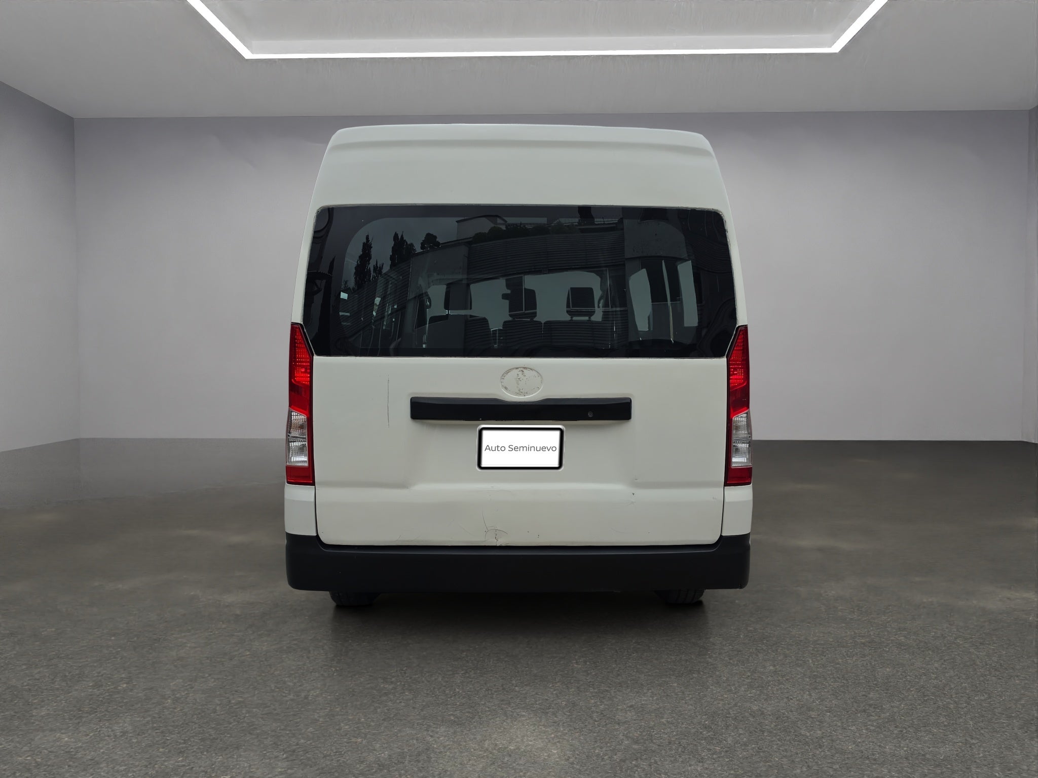 2020 Toyota HIACE 4 PTS DX SUPERLARGA TM5 CVENTANAS