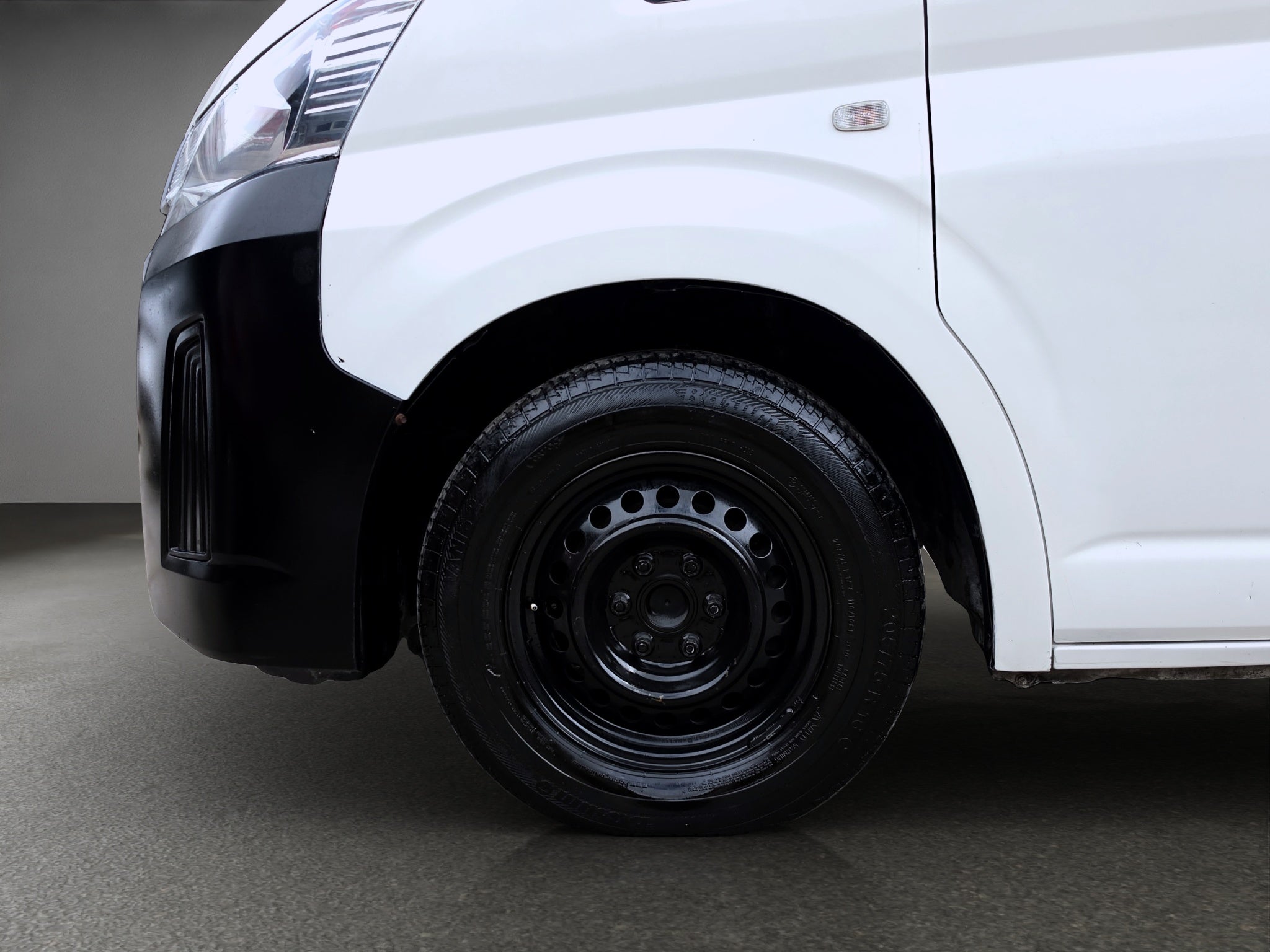 2020 Toyota HIACE 4 PTS DX SUPERLARGA TM5 CVENTANAS