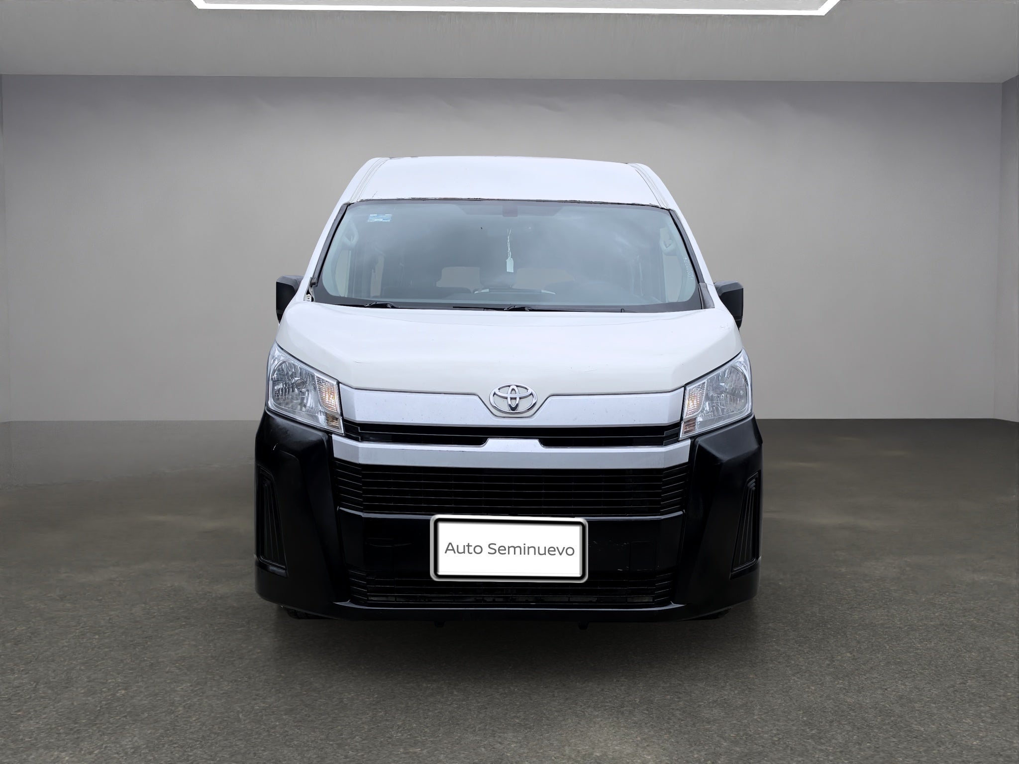 2020 Toyota HIACE 4 PTS DX SUPERLARGA TM5 CVENTANAS