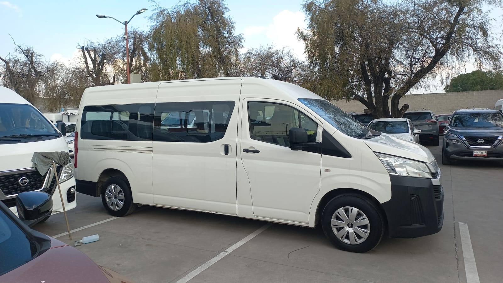 2020 Toyota HIACE 4 PTS DX SUPERLARGA TM5 CVENTANAS