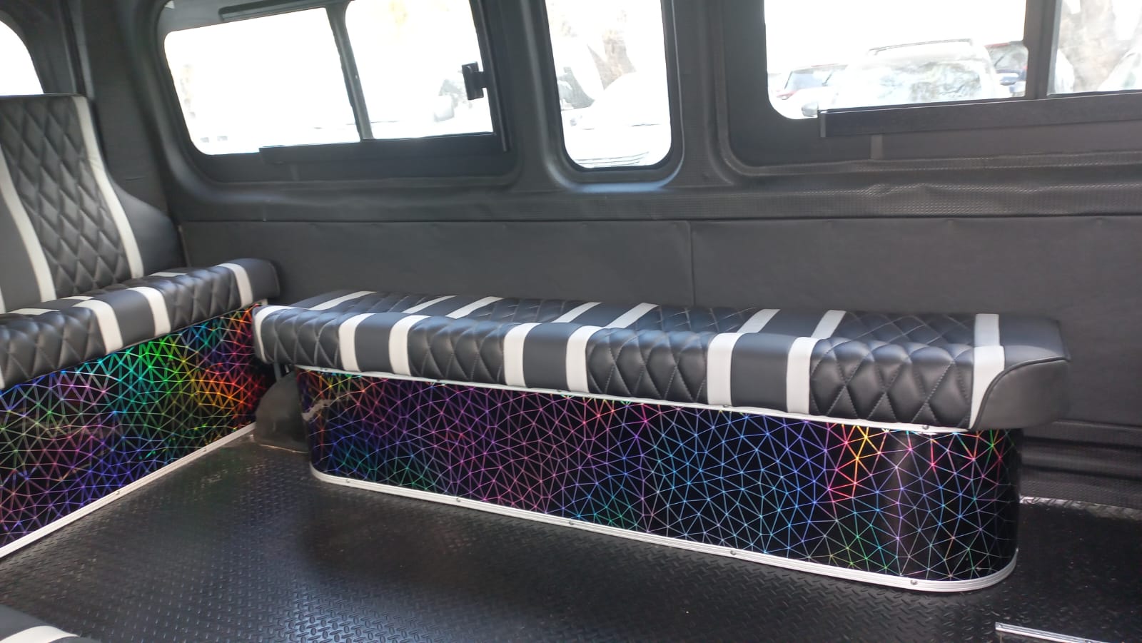 2020 Toyota HIACE 4 PTS DX SUPERLARGA TM5 CVENTANAS