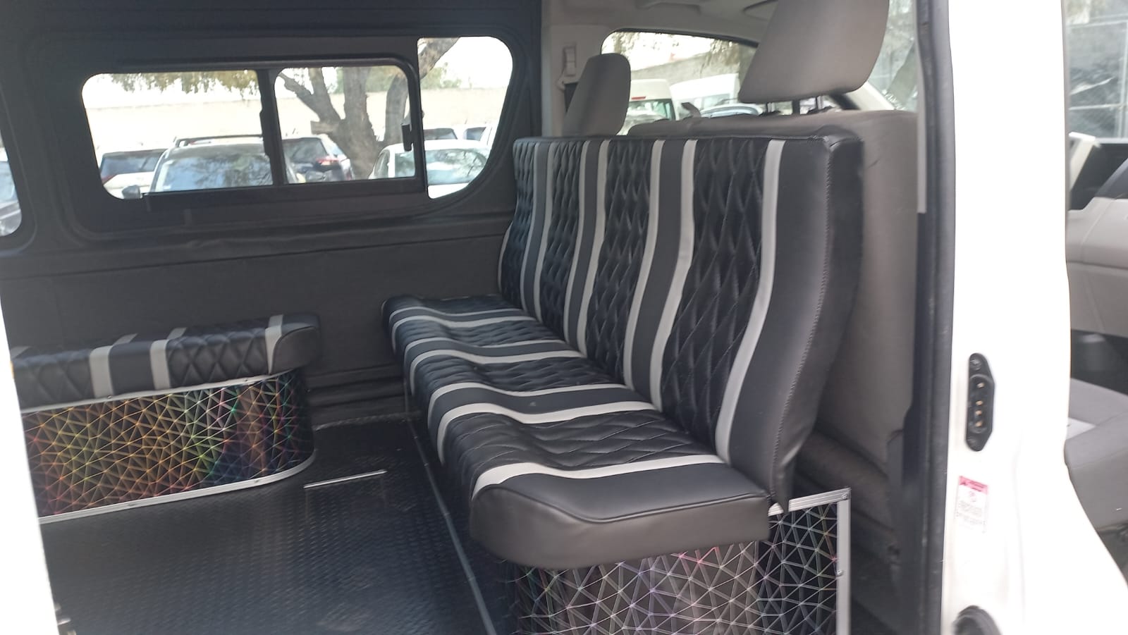 2020 Toyota HIACE 4 PTS DX SUPERLARGA TM5 CVENTANAS