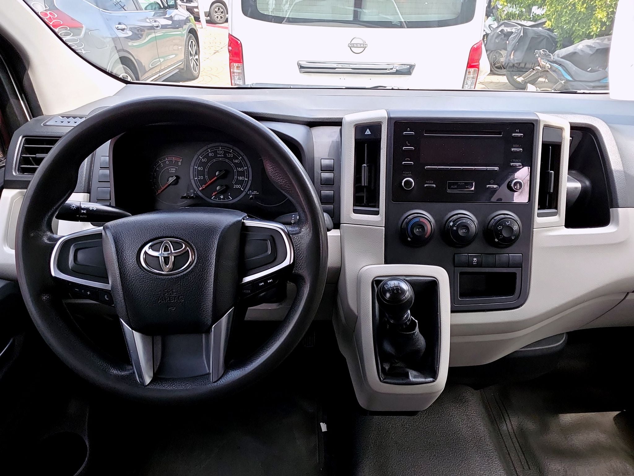 2020 Toyota HIACE 5 PTS DX SUPERLARGA TM5 TOLDO ALTO